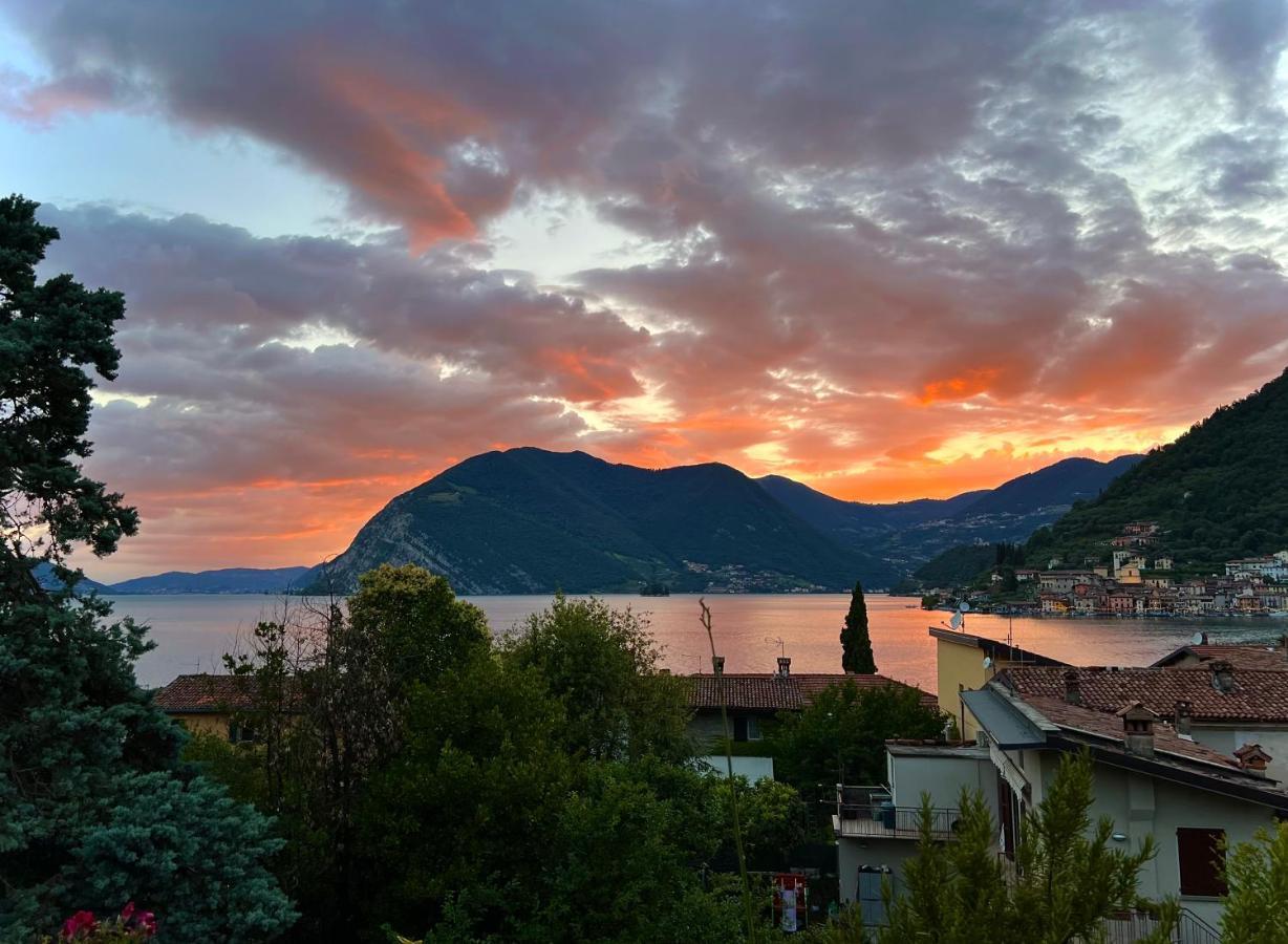 Borgo A Lago Sulzano Luaran gambar
